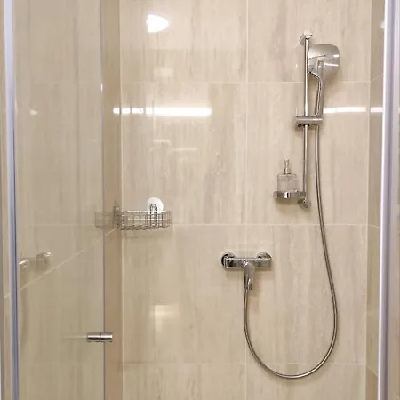 Ξενοδοχείο με διαμερίσματα Carbona Emdona Luxury 5*