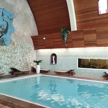 アパートホテル Carbona Emdona Luxury 5*