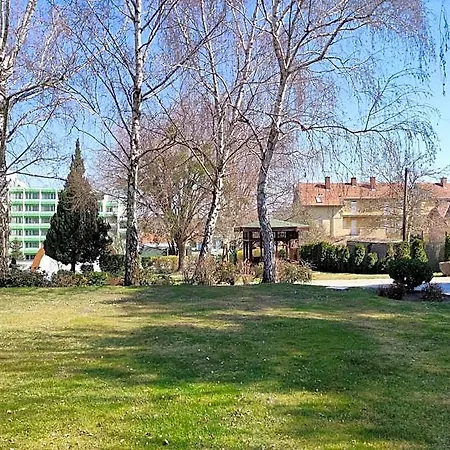 Carbona Emdona Luxury Апарт-отель Хевиз