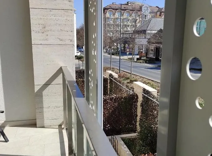 Lejlighedshotel Carbona Emdona Luxury Hévíz