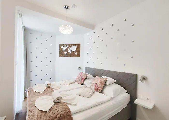 Carbona Emdona Luxury Lejlighedshotel 5*